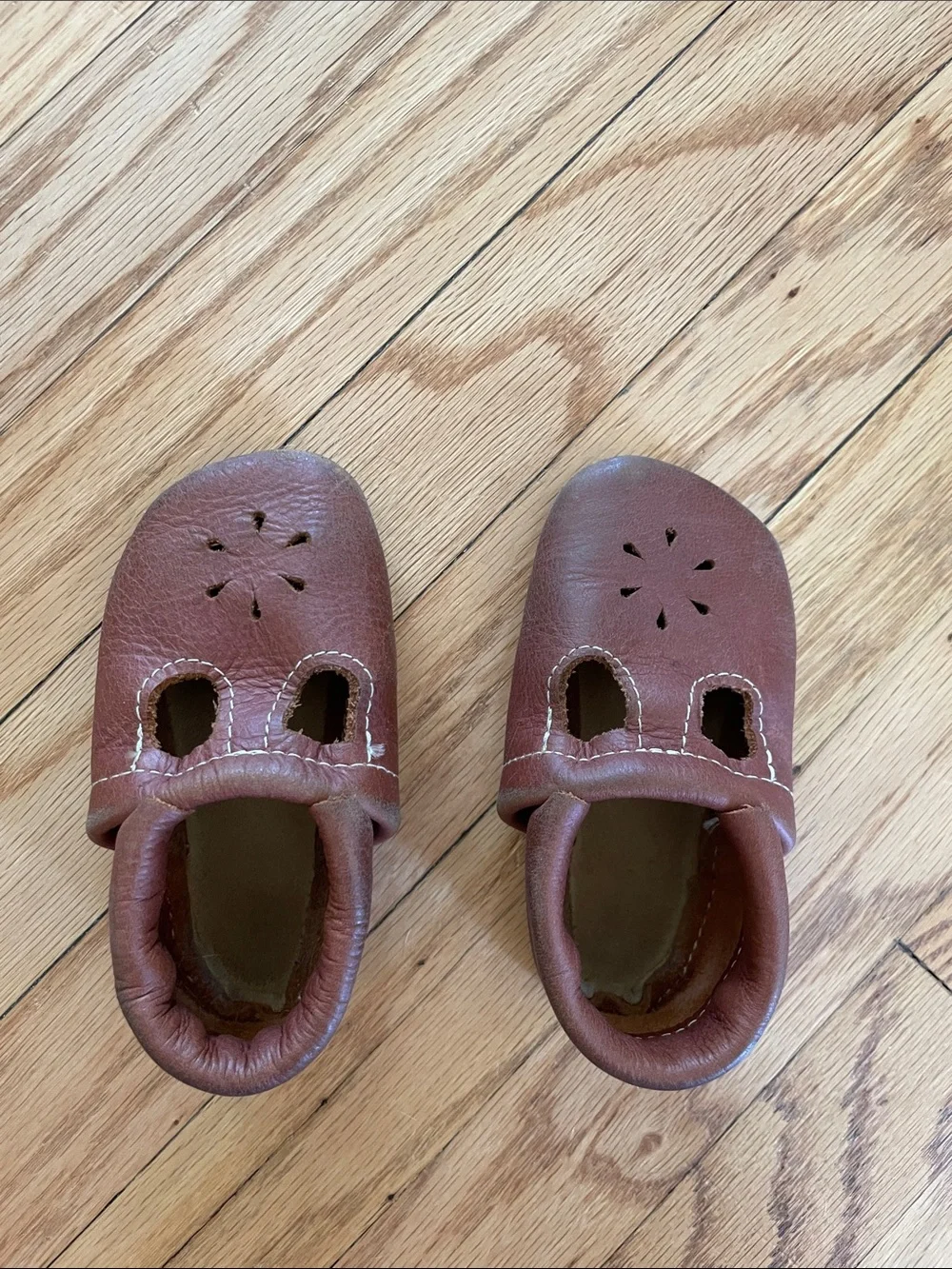 Starry Knight Design Leather Moccasins Size 6B